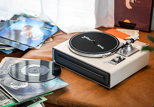 French Design Awards Winner - SEVIA Vinyl record player by SHENYANG SYITREN CULTURAL COMMUNICATION CO., LTD.