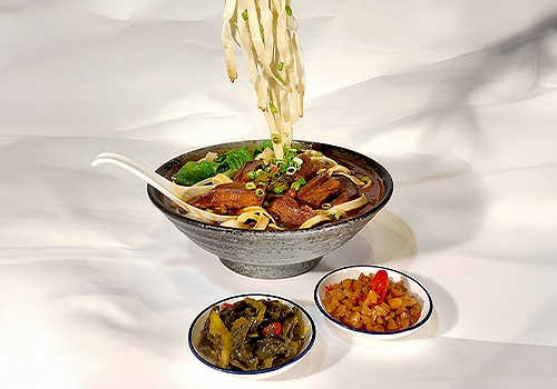 French Design Awards Winner - Floating Appetite — Contemporary Gaze of Beef Noodles by TAIWAN KAKUKOW FOOD SAMPLE 